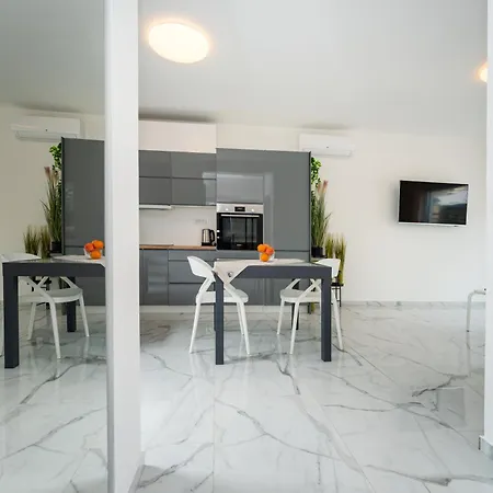 Three Seas Appartement *