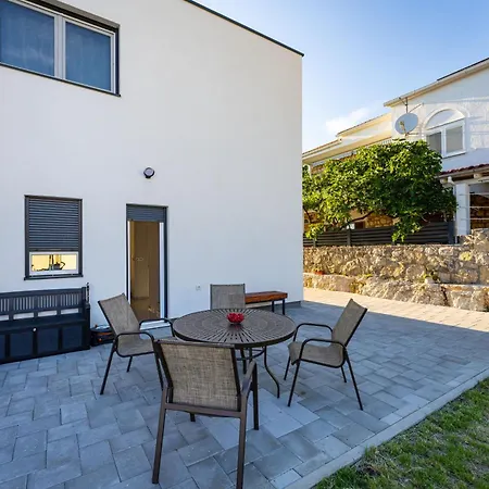 Three Seas Appartement *