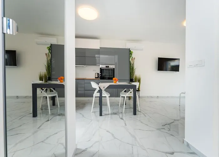 Three Seas Apartmán *